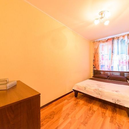 Apartment On Hryhoriia Chuprynky Kyiv Exterior photo