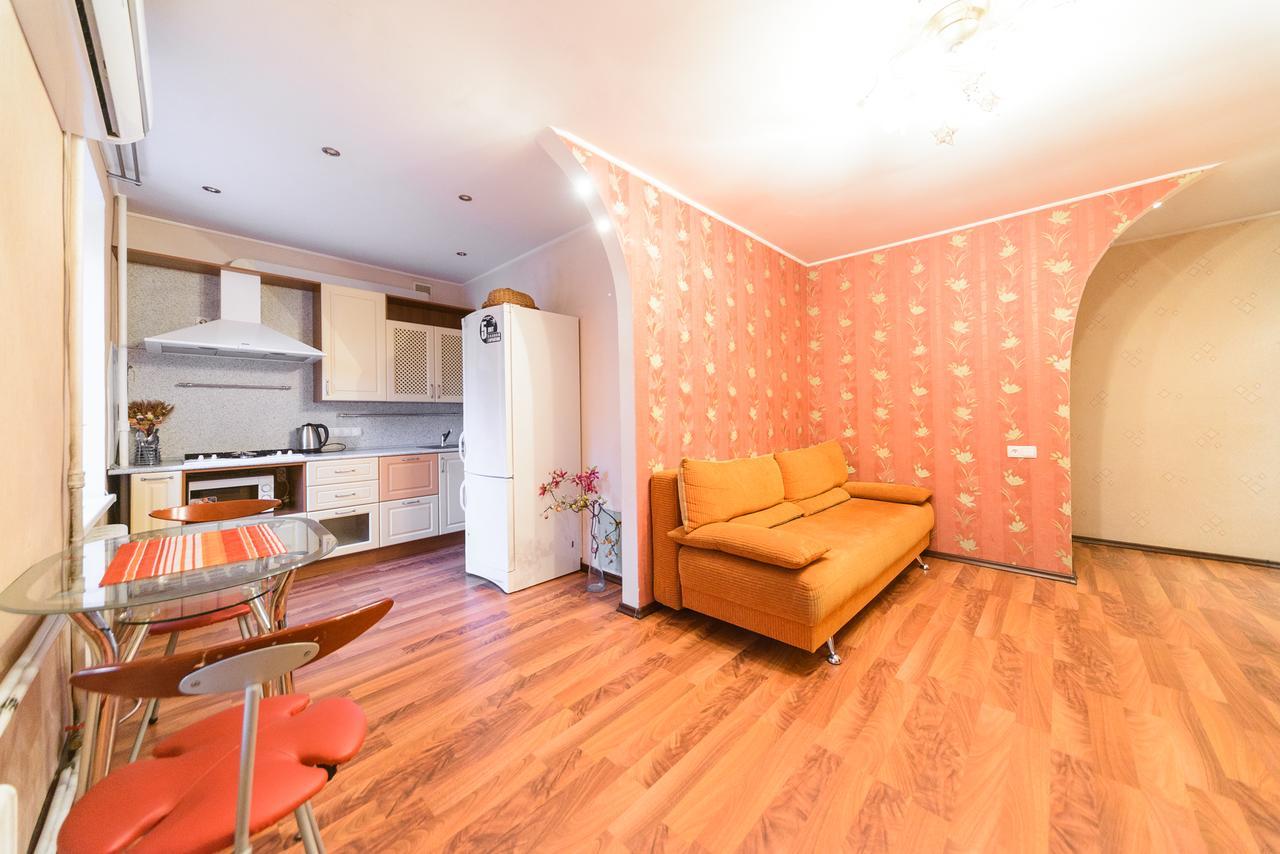 Apartment On Hryhoriia Chuprynky Kyiv Exterior photo