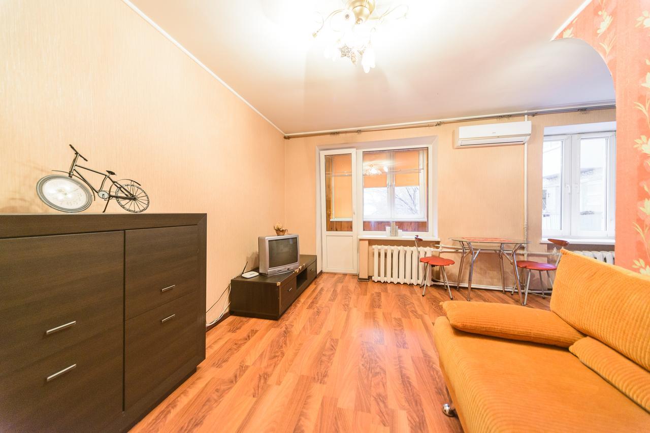 Apartment On Hryhoriia Chuprynky Kyiv Exterior photo